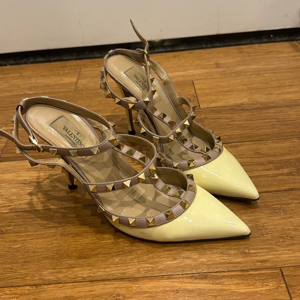 Valentino Garavani Rockstud Patent Leather Heels in Size 38.